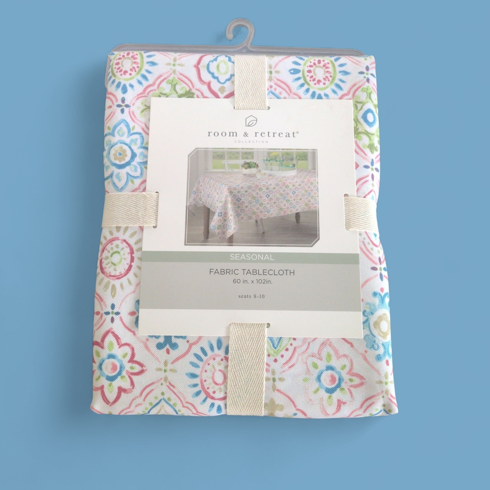 Room & Retreat Floral Tablecloth - Multicolor NWT
